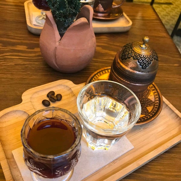 Foto tomada en Macaron Çikolata &amp; Kahve  por Ezel T. el 11/28/2019