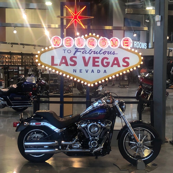 Foto tirada no(a) Las Vegas Harley-Davidson por Elizabeth G. em 7/9/2021