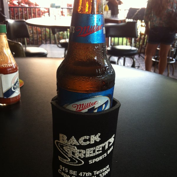 BackStreets Sports Bar Cape Coral'da Spor Barı