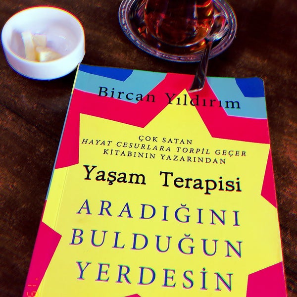 Photo taken at Adımlar Kitap &amp; Kafe by Özlem on 9/28/2019