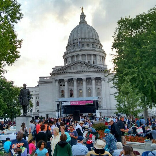 Wisconsin Chamber Orcestra Concert on the Square Music Venue in