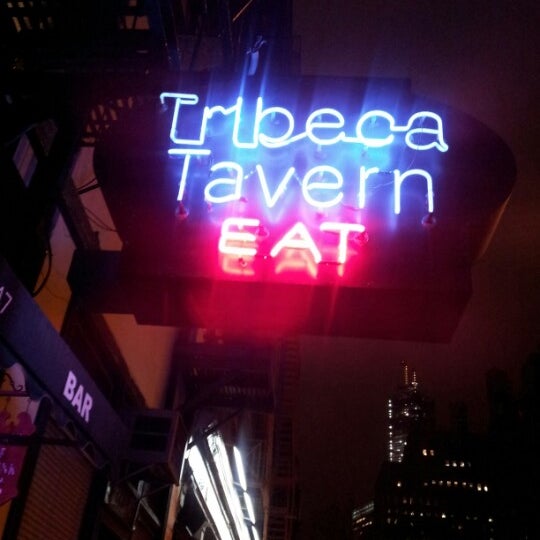 Das Foto wurde bei Tribeca Paint von Shea R. am 1/31/2013 aufgenommen