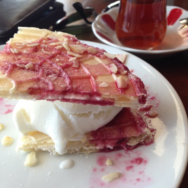 5/10/2013에 Berkan I.님이 Bodrum Mantı &amp; Cafe에서 찍은 사진