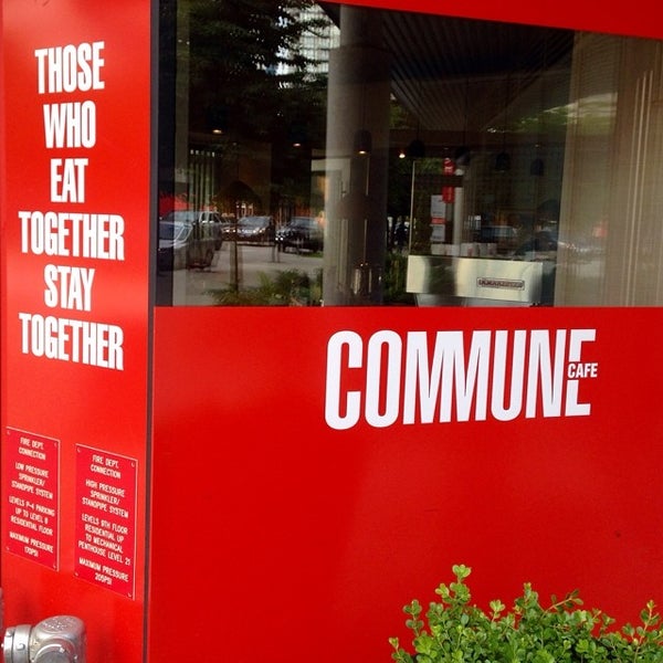 รูปภาพถ่ายที่ Commune Café โดย Mathew L. เมื่อ 7/25/2014