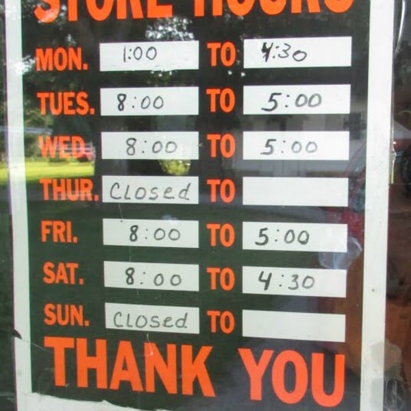 Mast's Bent & Dent Grocery Store in Dalton