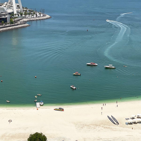Foto scattata a DoubleTree by Hilton Dubai - Jumeirah Beach da Shatha il 7/23/2022