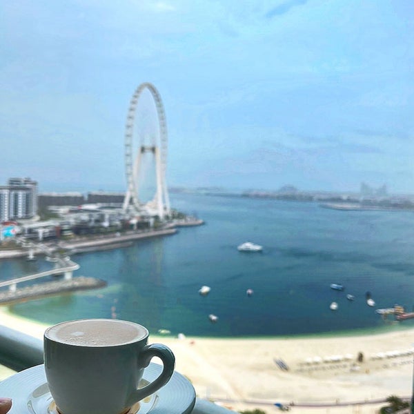 Foto scattata a DoubleTree by Hilton Dubai - Jumeirah Beach da Shatha il 7/28/2022