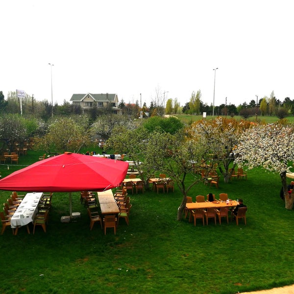 Снимок сделан в Lilyum Restaurant &amp; Kır Düğünü пользователем Burak U. 5/9/2019