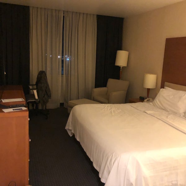 Photo taken at Holiday Inn Express Puebla by Cenker K. on 10/1/2018