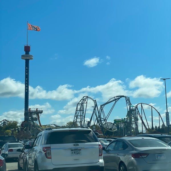 Photo taken at Six Flags Great America by Thaynan A. on 10/2/2022