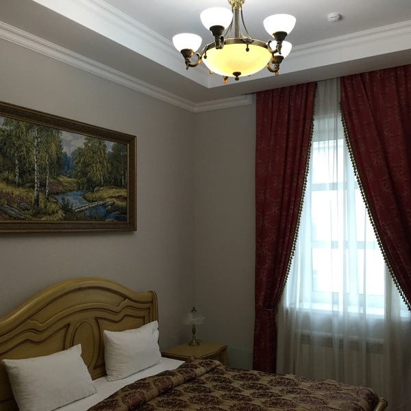 Das Foto wurde bei Отель Губернаторъ / Gubernator Hotel von Vlad am 10/2/2015 aufgenommen