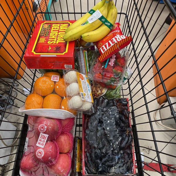 Jakarta Fruit Market Fruit and Vegetable Store in Penjaringan