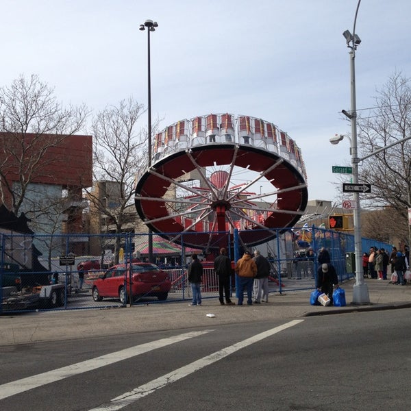 Foto scattata a Bronx Terminal Market da Jay C. il 3/24/2013