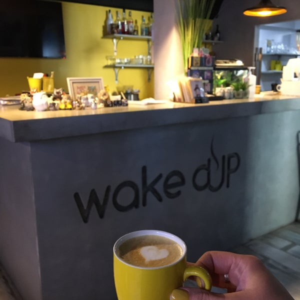 Foto tirada no(a) Wake CUP Bar por Nadia Z. em 4/29/2021