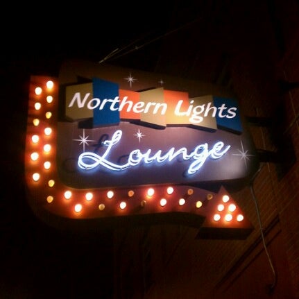 รูปภาพถ่ายที่ Northern Lights Lounge โดย Robert M. เมื่อ 11/17/2012