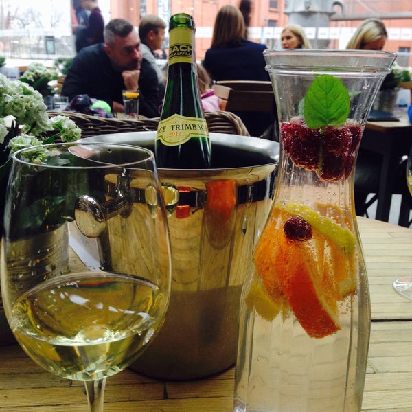 Photo prise au Weranda Lunch &amp; Wine par Antje K. le11/29/2015