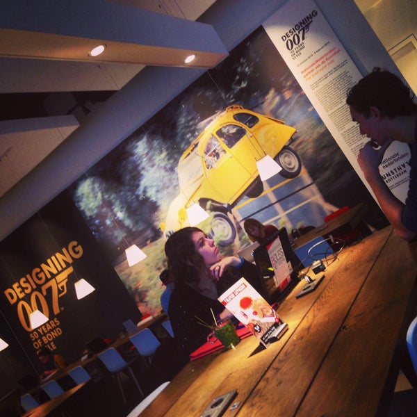 12/12/2014にshimomuuがNationale-Nederlanden Douwe Egberts Caféで撮った写真