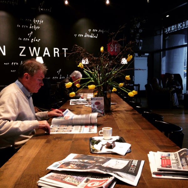 Photo taken at Nationale-Nederlanden Douwe Egberts Café by shimomuu on 1/9/2015