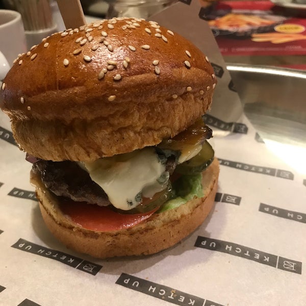 Foto scattata a Ketch Up Burgers da masha l. il 2/21/2021