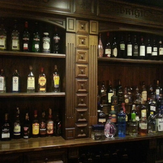 Снимок сделан в St Brigit&#39;s Cross Irish Tavern пользователем Rockmunista _. 11/30/2012