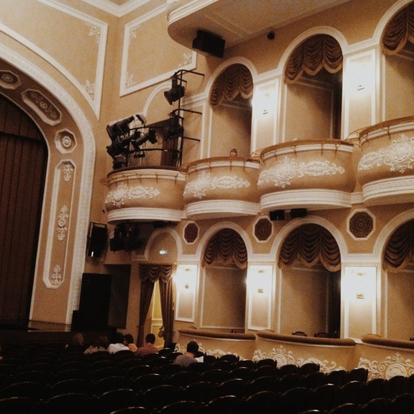 Бельэтаж в театре качалова