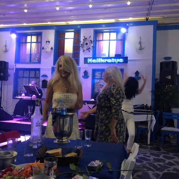Das Foto wurde bei Kalikratya Balık Restaurant von Gökhan Ş. am 10/24/2020 aufgenommen