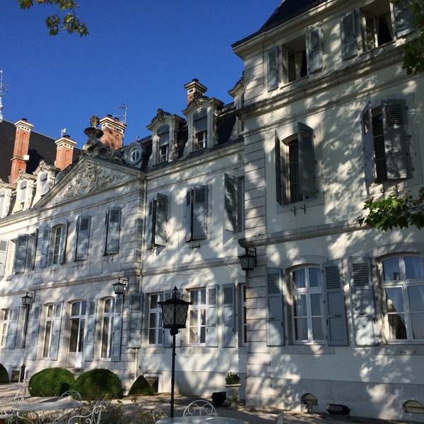 Foto tirada no(a) Château de Divonne por Paola M. em 6/25/2014
