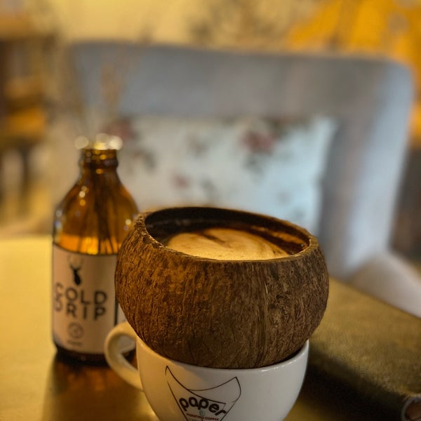10/3/2021 tarihinde Ahlam S.ziyaretçi tarafından Paper Roasting Coffee &amp; Chocolate'de çekilen fotoğraf