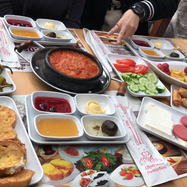 2/11/2018에 Ahlam S.님이 Osman Bey Konağı Cafe Restorant에서 찍은 사진