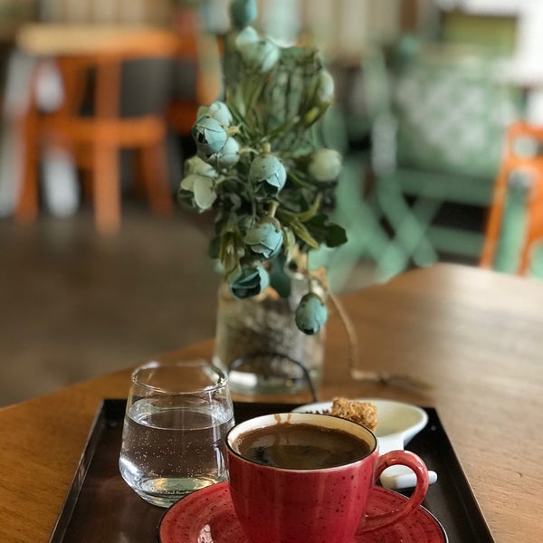 Foto tirada no(a) MAMAZARA Coffee|Kitchen por Ahlam S. em 6/24/2021