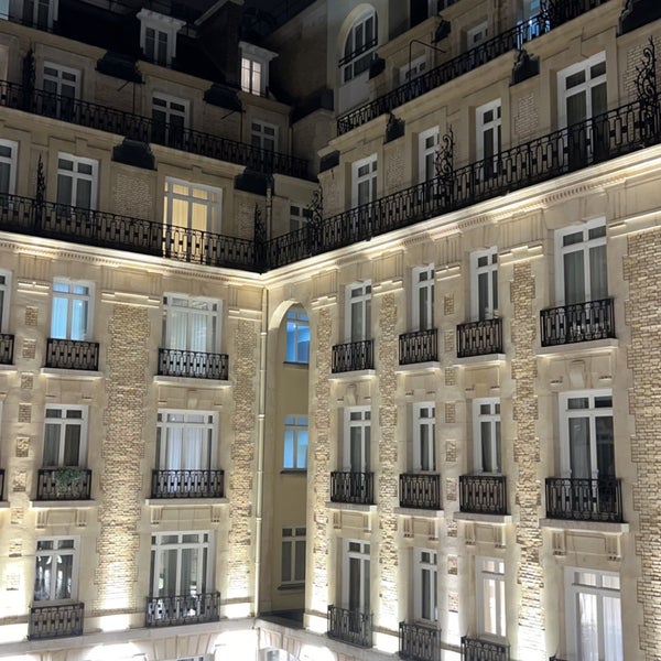 Photo prise au Fraser Suites Le Claridge Champs-Élysées par Saleh le11/26/2022