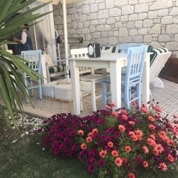Photo taken at Derin Alaçatı by Balıkçı Restaurant M. on 4/11/2017