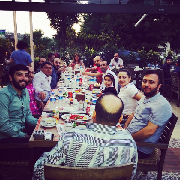 Foto diambil di Bizim Köfte oleh Güney Ç. pada 7/3/2015