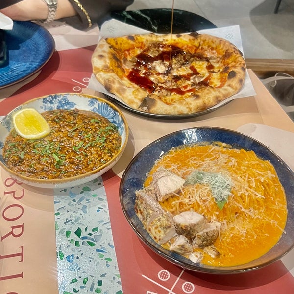 Photo taken at 8portions Pizza by Hanouf🌸 on 5/10/2024