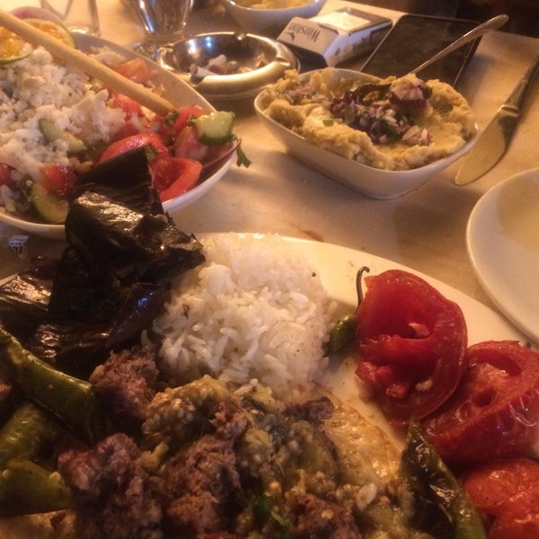Foto scattata a Sini Köşk Restaurant da Tayfun Ş. il 9/14/2019