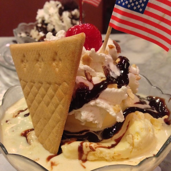7/4/2013 tarihinde Jose Carlos R.ziyaretçi tarafından Swensen&#39;s Grill &amp; Ice Cream'de çekilen fotoğraf