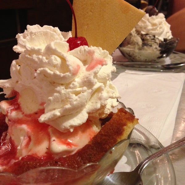 4/13/2013에 Jose Carlos R.님이 Swensen&#39;s Grill &amp; Ice Cream에서 찍은 사진