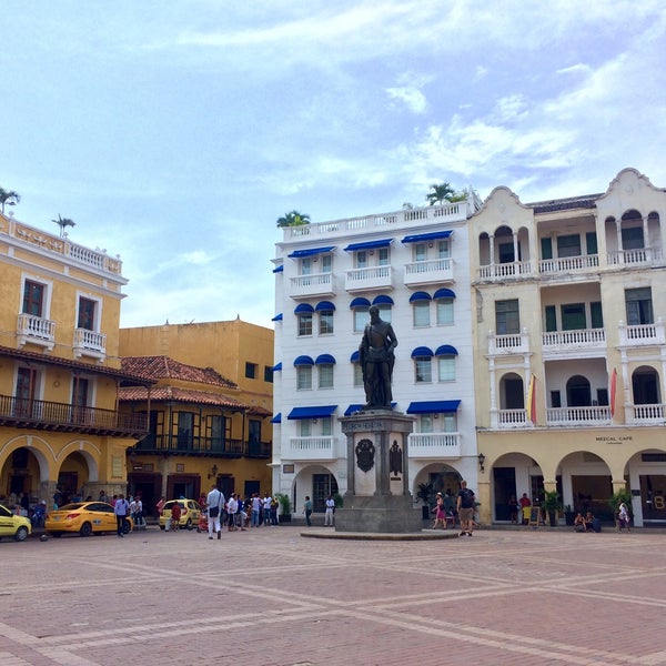 Photo taken at Plaza de los Coches by Roy on 7/25/2017