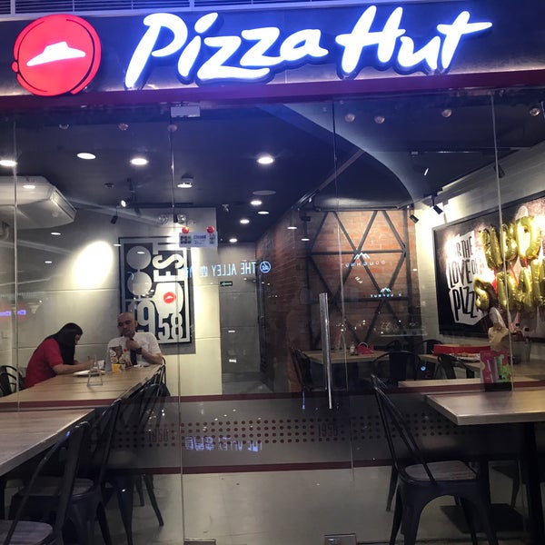 Pizza Hut Pizzeria in Mandaluyong City