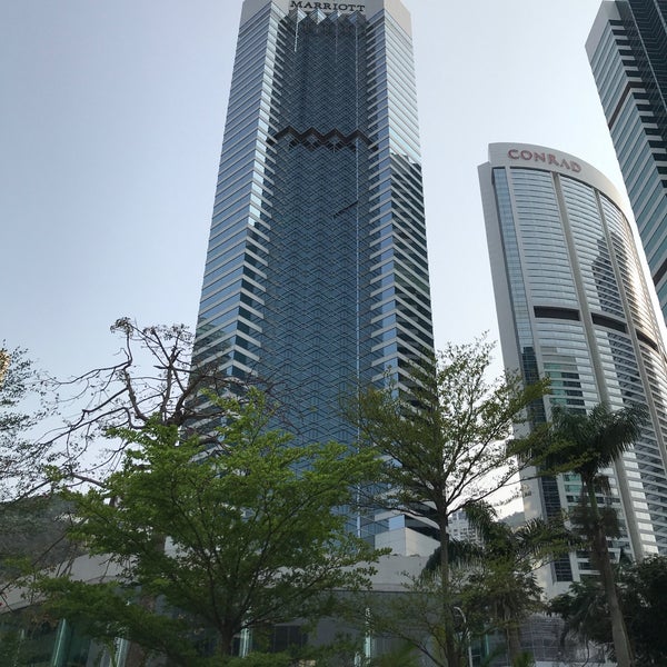 Foto scattata a JW Marriott Hotel Hong Kong da Deric A. il 3/19/2019