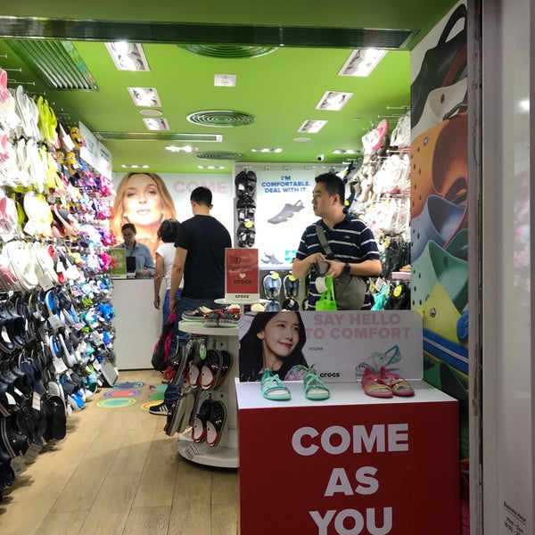 crocs causeway point