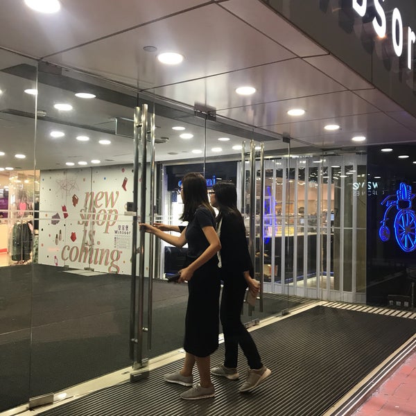 crocs causeway point