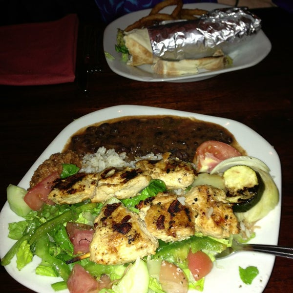 Das Foto wurde bei The Middle East Restaurant von Liane A. am 2/13/2013 aufgenommen