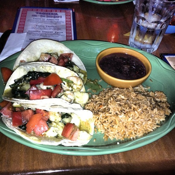Das Foto wurde bei Blue Moon Mexican Cafe von Frank B. am 8/20/2013 aufgenommen