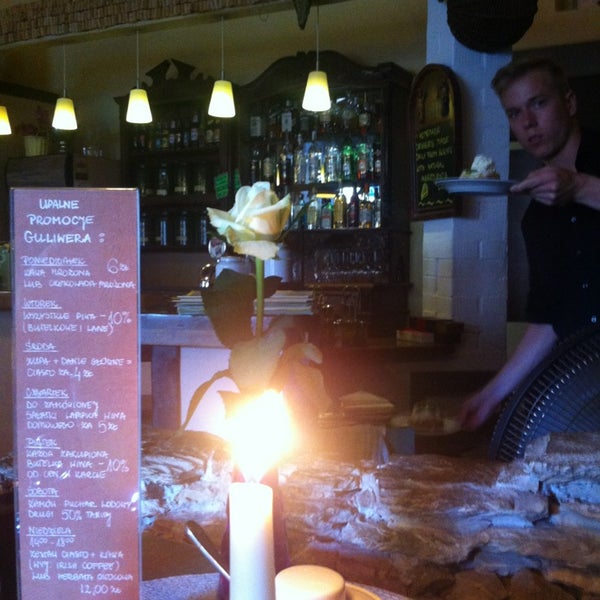 8/18/2013 tarihinde Vladimir M.ziyaretçi tarafından Guliwer Cafe &amp; Restaurant'de çekilen fotoğraf