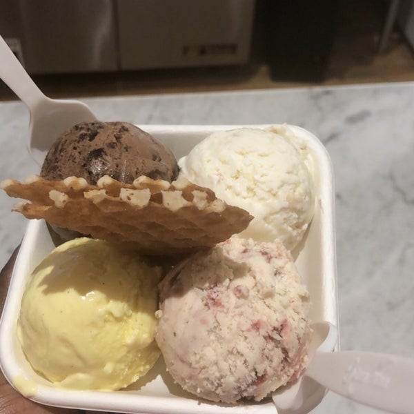 Das Foto wurde bei Jeni&#39;s Splendid Ice Creams von Abou K. am 8/13/2019 aufgenommen