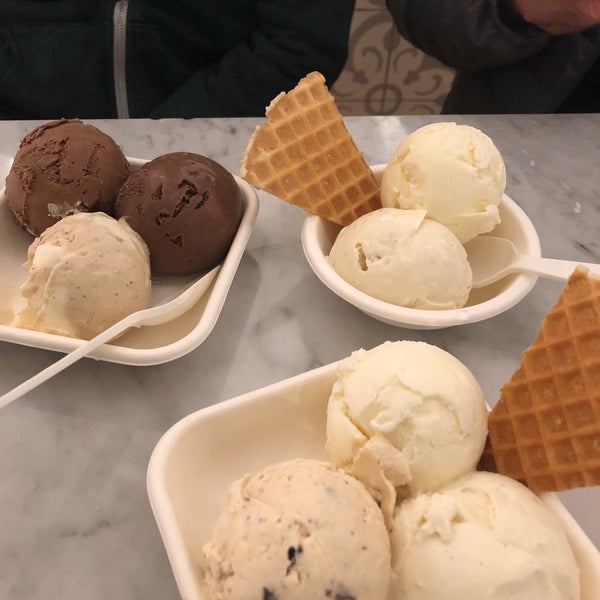 Das Foto wurde bei Jeni&#39;s Splendid Ice Creams von Abou K. am 10/26/2018 aufgenommen