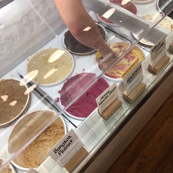 9/2/2018에 Abou K.님이 Jeni&#39;s Splendid Ice Creams에서 찍은 사진