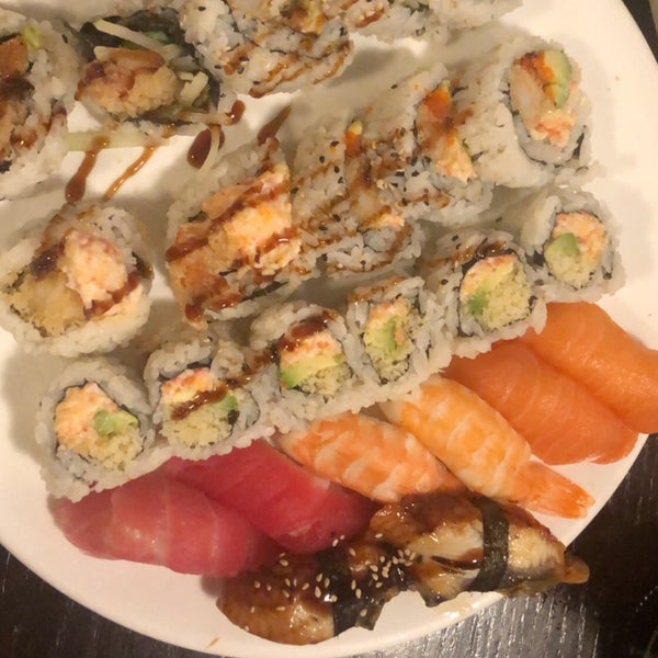 12/19/2019 tarihinde Abou K.ziyaretçi tarafından Sushi Ai'de çekilen fotoğraf