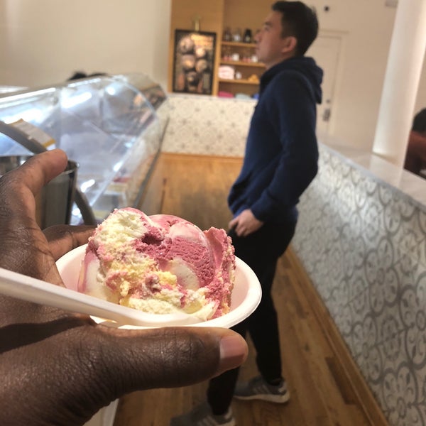 Das Foto wurde bei Jeni&#39;s Splendid Ice Creams von Abou K. am 10/23/2018 aufgenommen